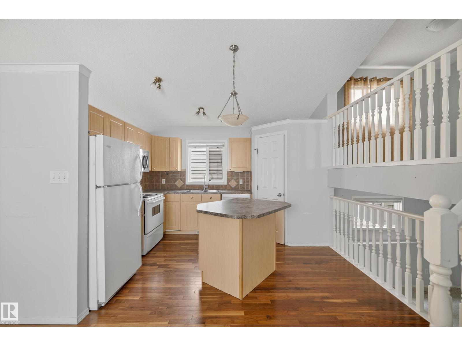 3021 Trelle Cr Nw, Edmonton, Alberta  T6R 3M8 - Photo 8 - E4459118