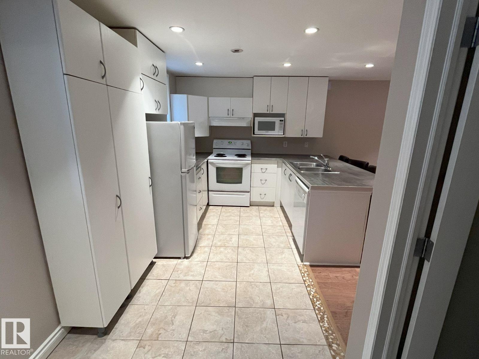 9239 92 St Nw, Edmonton, Alberta  T6C 3R4 - Photo 19 - E4461668
