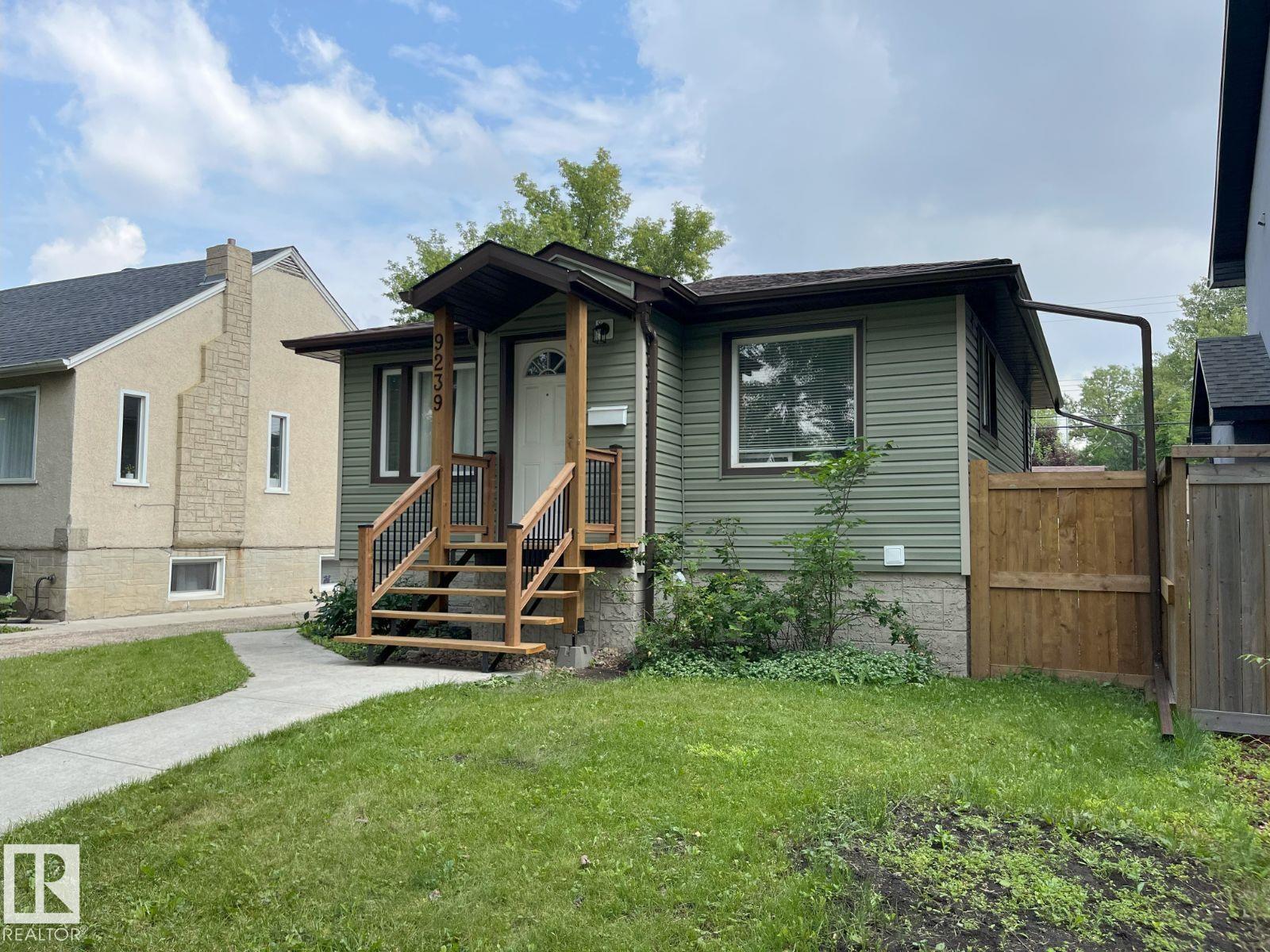 9239 92 St Nw, Edmonton, Alberta  T6C 3R4 - Photo 2 - E4461668