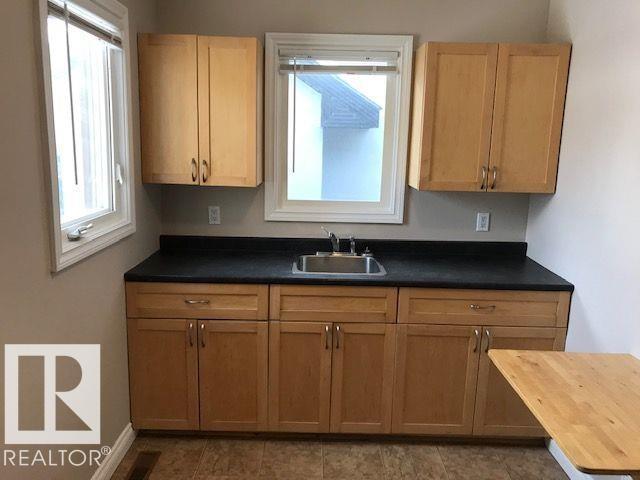 9239 92 St Nw, Edmonton, Alberta  T6C 3R4 - Photo 6 - E4461668