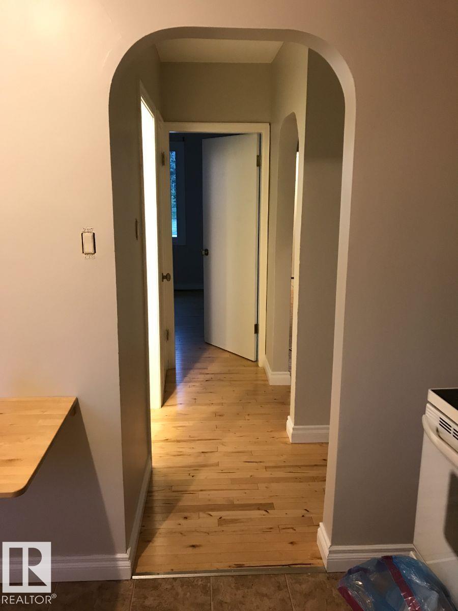 9239 92 St Nw, Edmonton, Alberta  T6C 3R4 - Photo 8 - E4461668