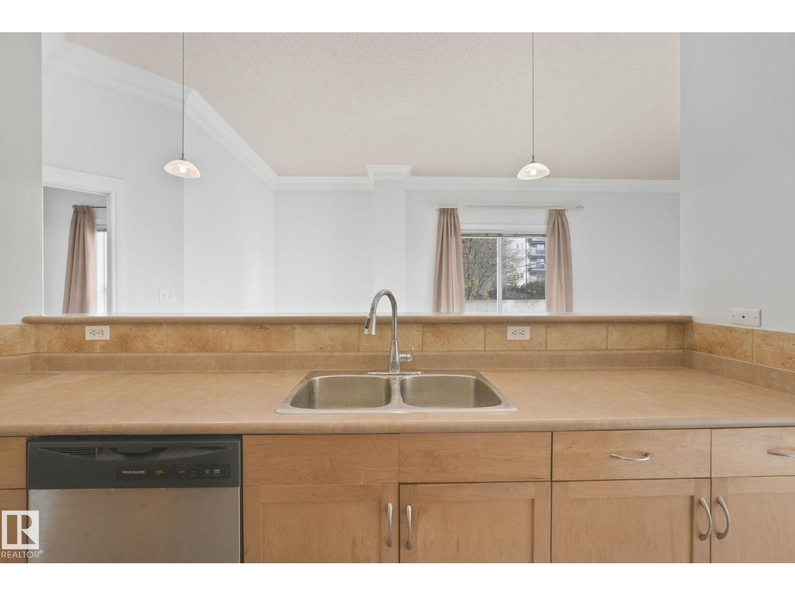 #104 9707 105 St Nw Nw, Edmonton, Alberta  T5K 2Y4 - Photo 11 - E4461671