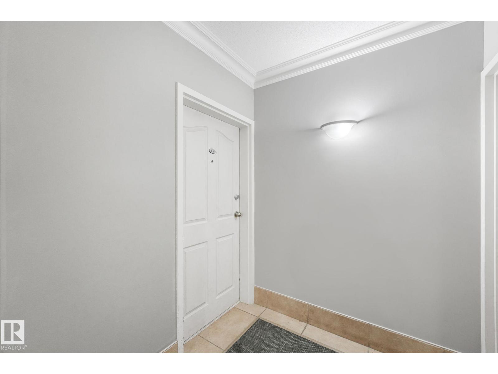 #104 9707 105 St Nw Nw, Edmonton, Alberta  T5K 2Y4 - Photo 2 - E4461671