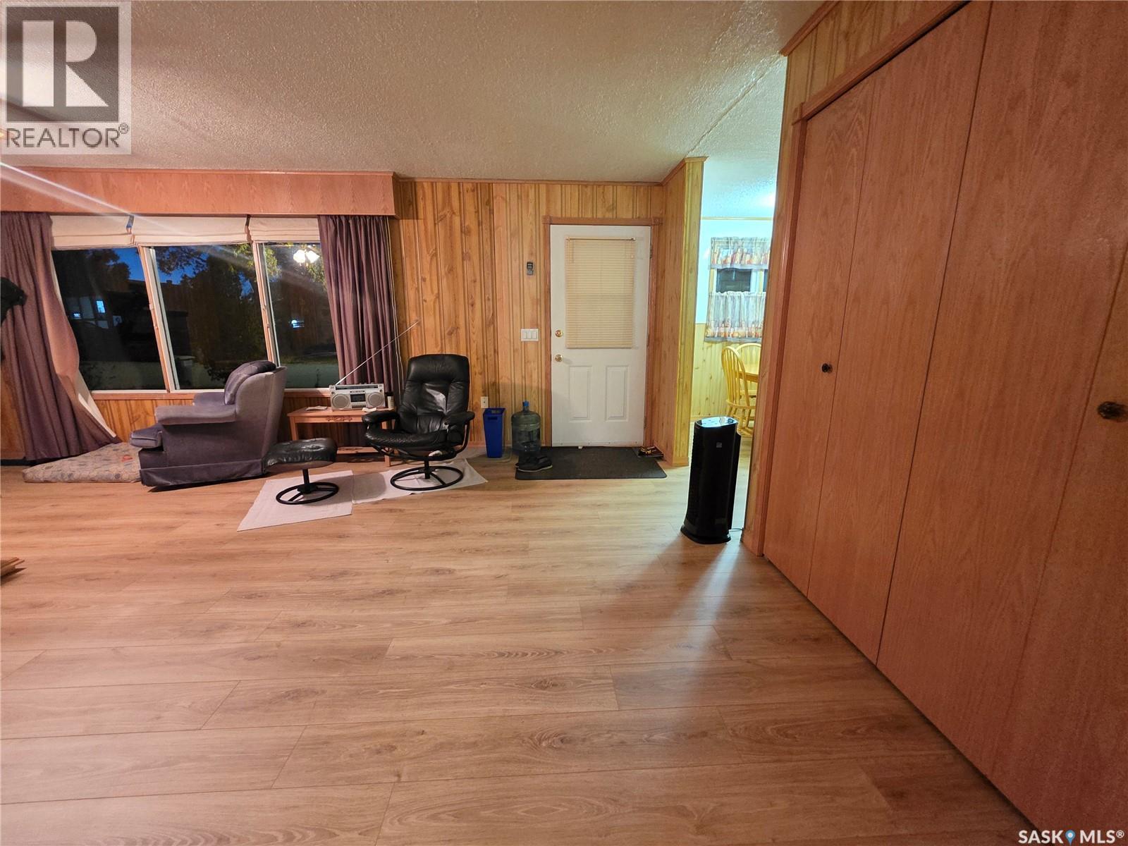 304 3rd Street N, Cabri, Saskatchewan  S0N 0J0 - Photo 12 - SK020626
