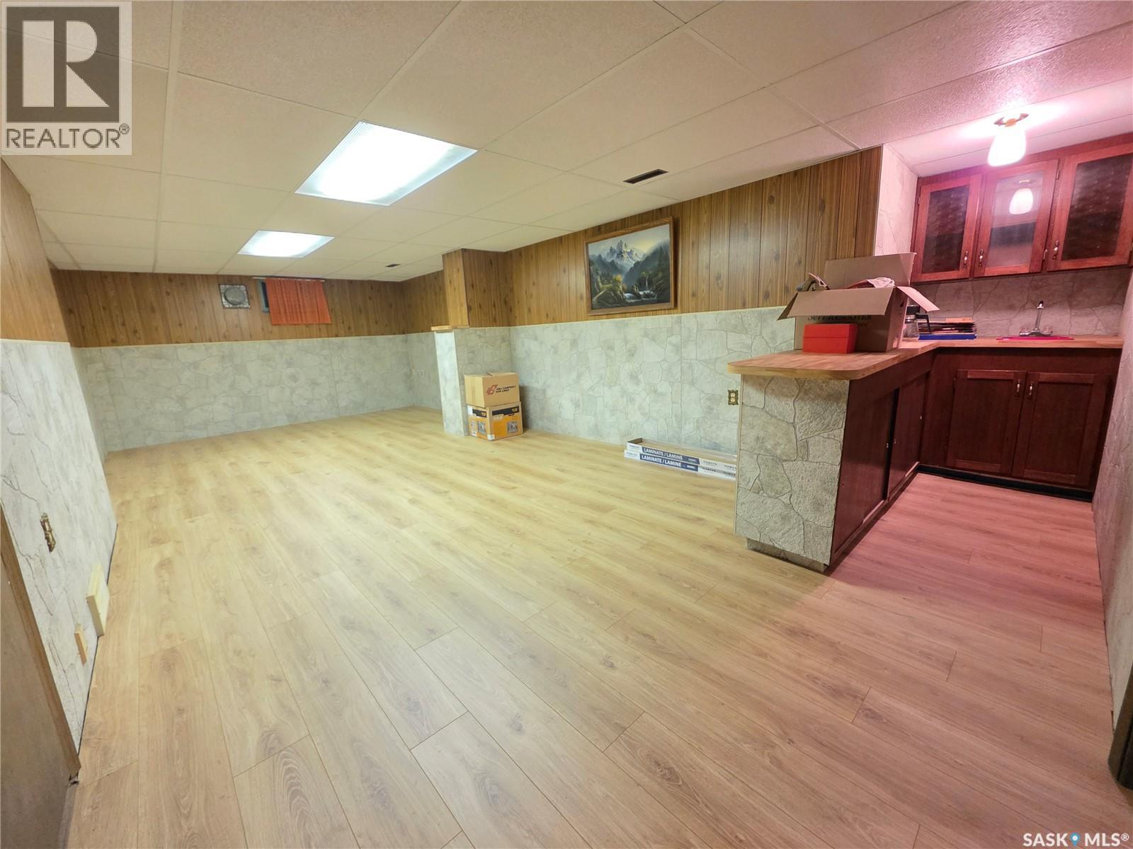 304 3rd Street N, Cabri, Saskatchewan  S0N 0J0 - Photo 18 - SK020626