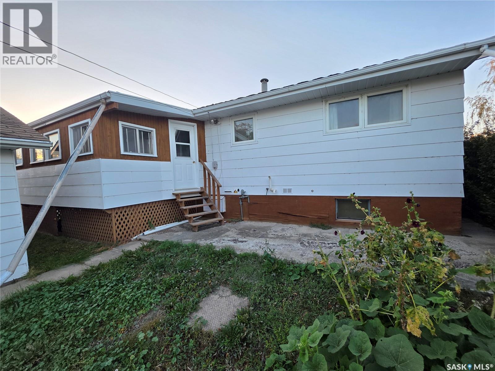 304 3rd Street N, Cabri, Saskatchewan  S0N 0J0 - Photo 33 - SK020626