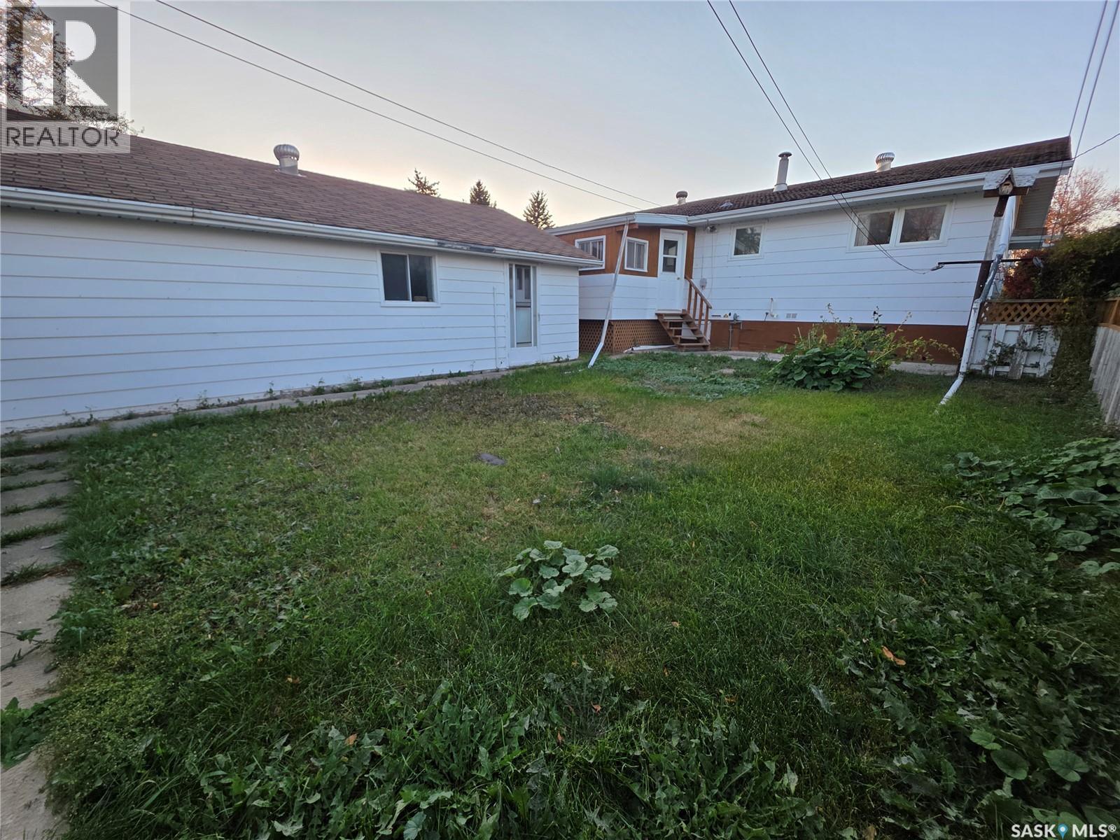 304 3rd Street N, Cabri, Saskatchewan  S0N 0J0 - Photo 35 - SK020626