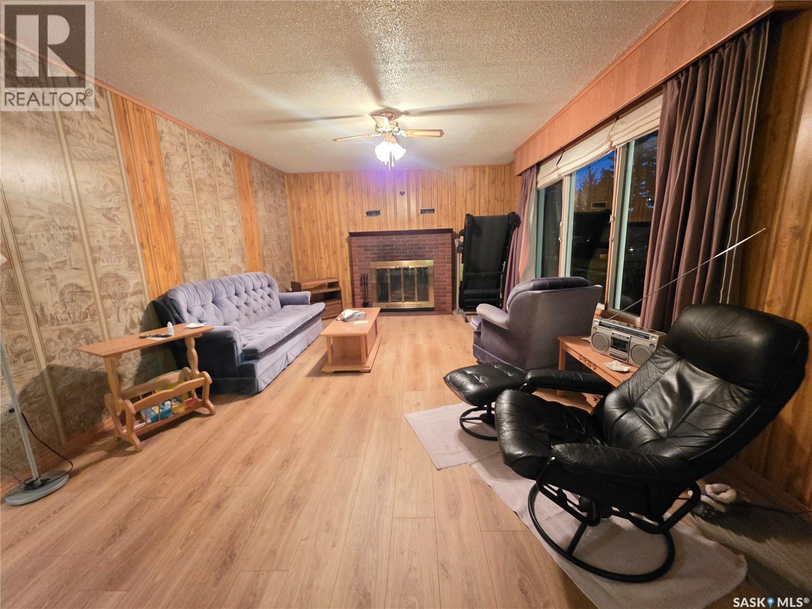 304 3rd Street N, Cabri, Saskatchewan  S0N 0J0 - Photo 6 - SK020626