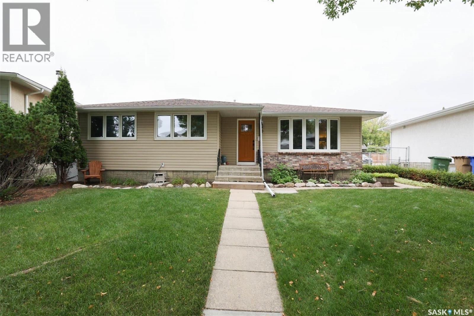 50 Selby Crescent, Regina, Saskatchewan  S4T 6W1 - Photo 2 - SK020590