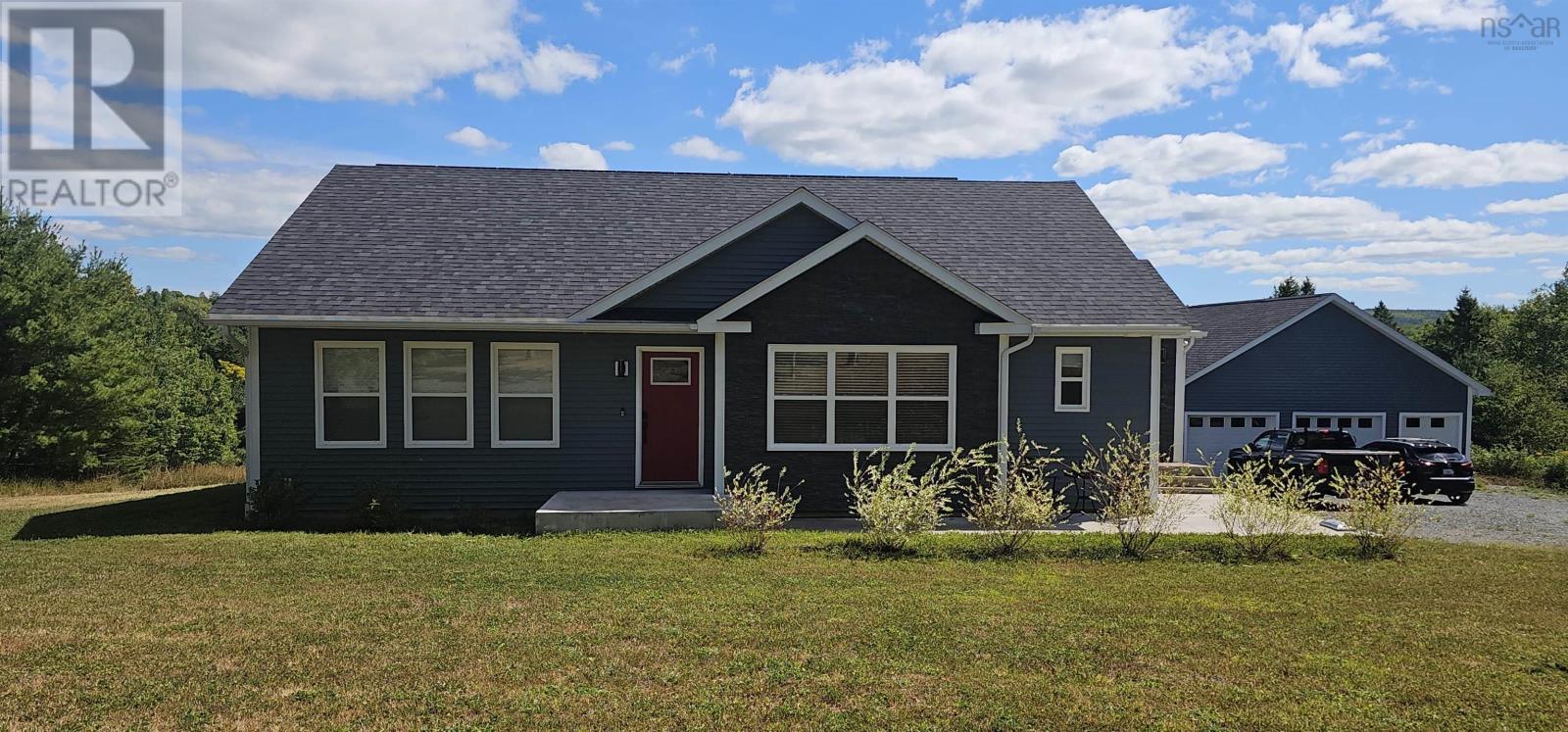 25 Lakewood Drive, Brooklyn, Nova Scotia  B0N 2A0 - Photo 1 - 202525613