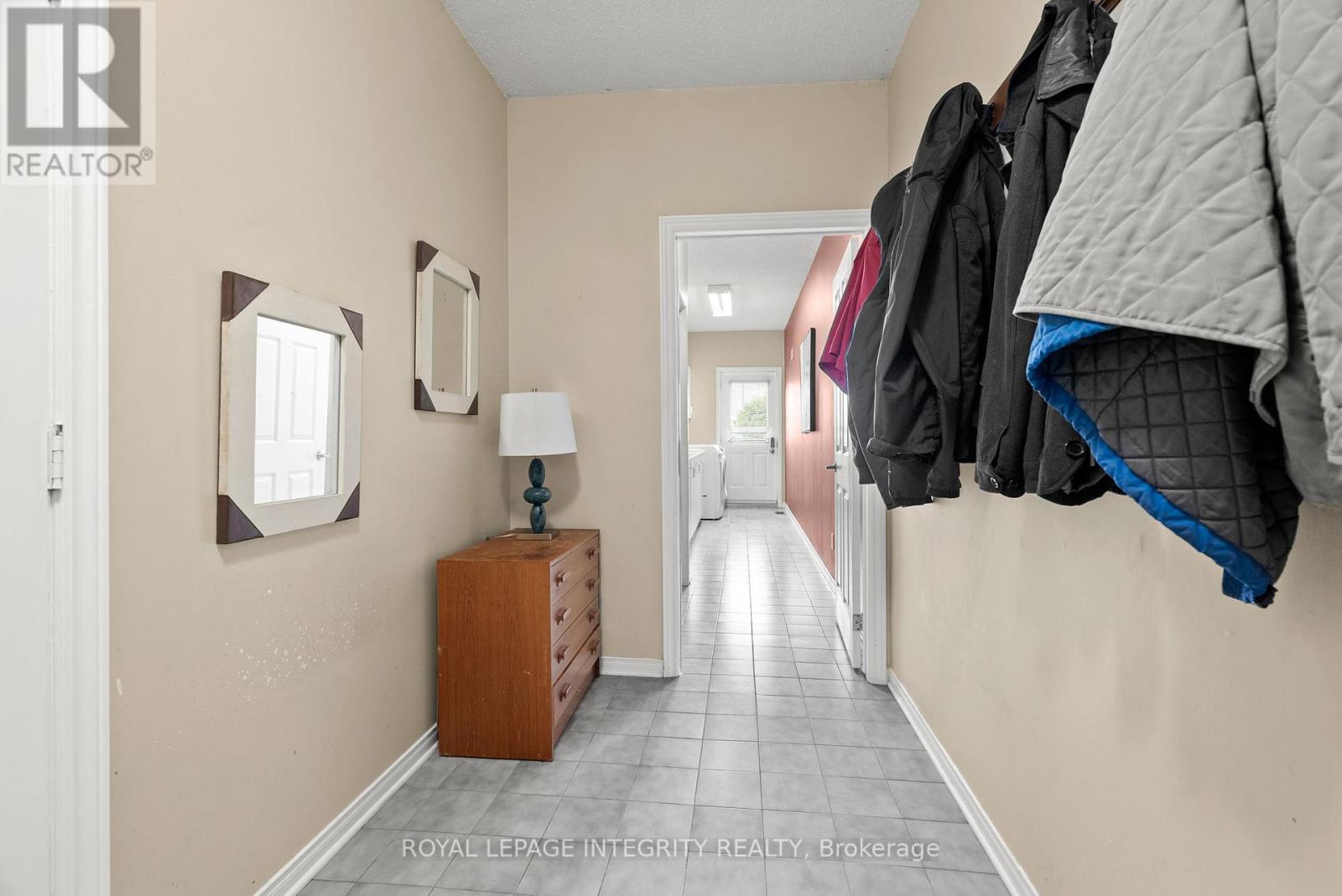 6 Marchbrook Circle, Ottawa, Ontario  K2W 1A1 - Photo 25 - X12456164