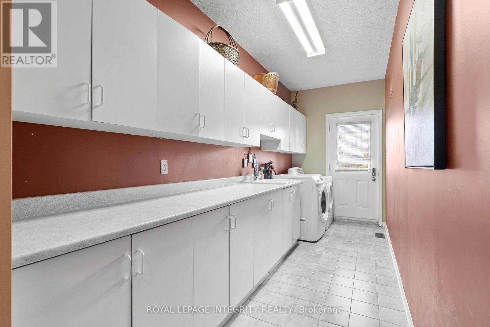 6 Marchbrook Circle, Ottawa, Ontario  K2W 1A1 - Photo 26 - X12456164