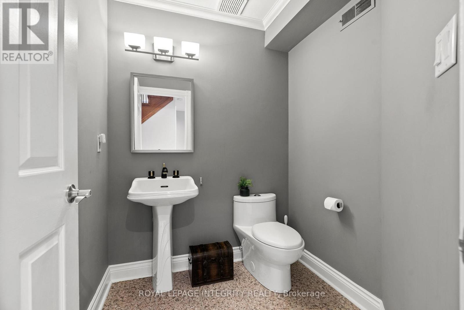 6 Marchbrook Circle, Ottawa, Ontario  K2W 1A1 - Photo 24 - X12456164