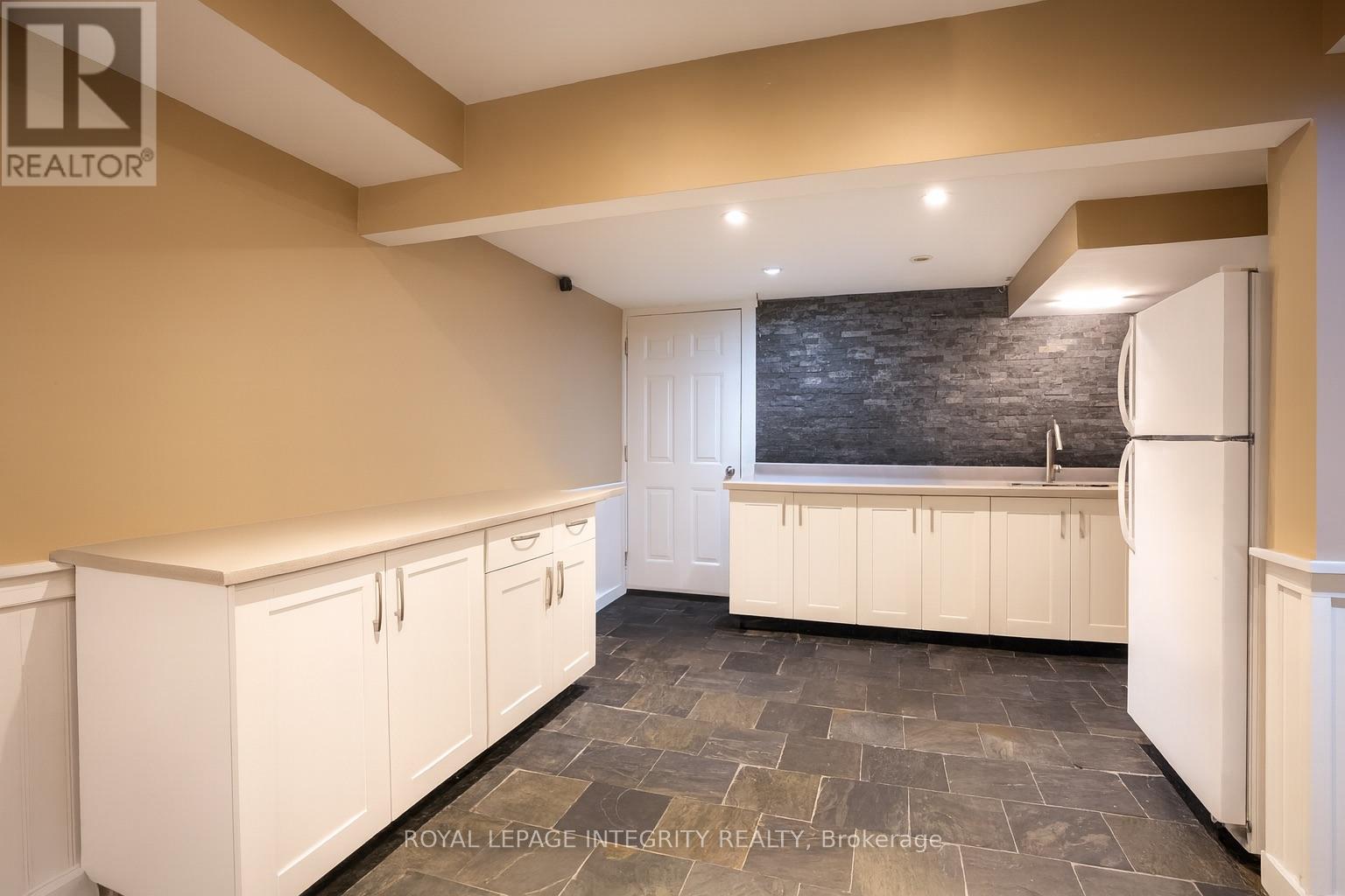 6 Marchbrook Circle, Ottawa, Ontario  K2W 1A1 - Photo 44 - X12456164