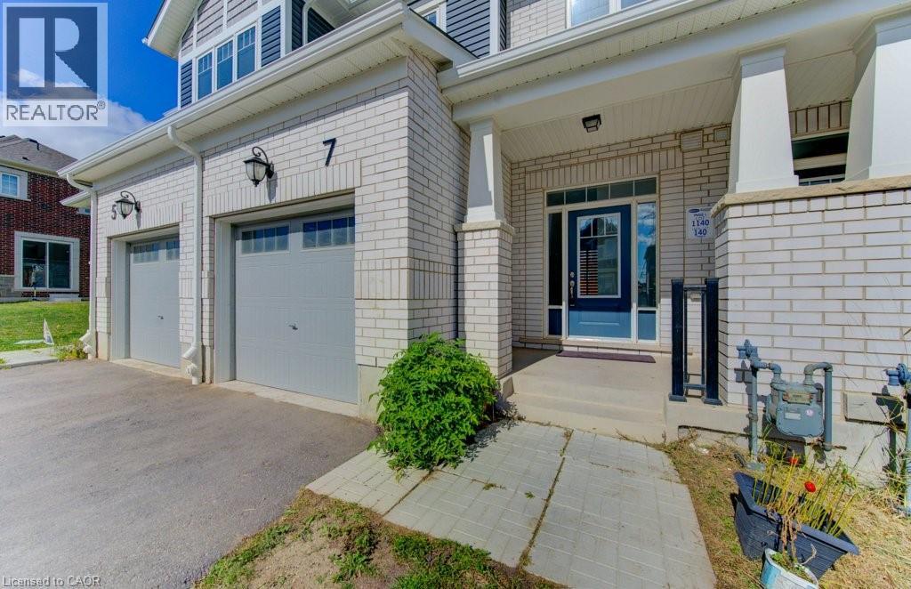7 Saxony Street, Kitchener, Ontario  N2R 0S3 - Photo 2 - 40778174