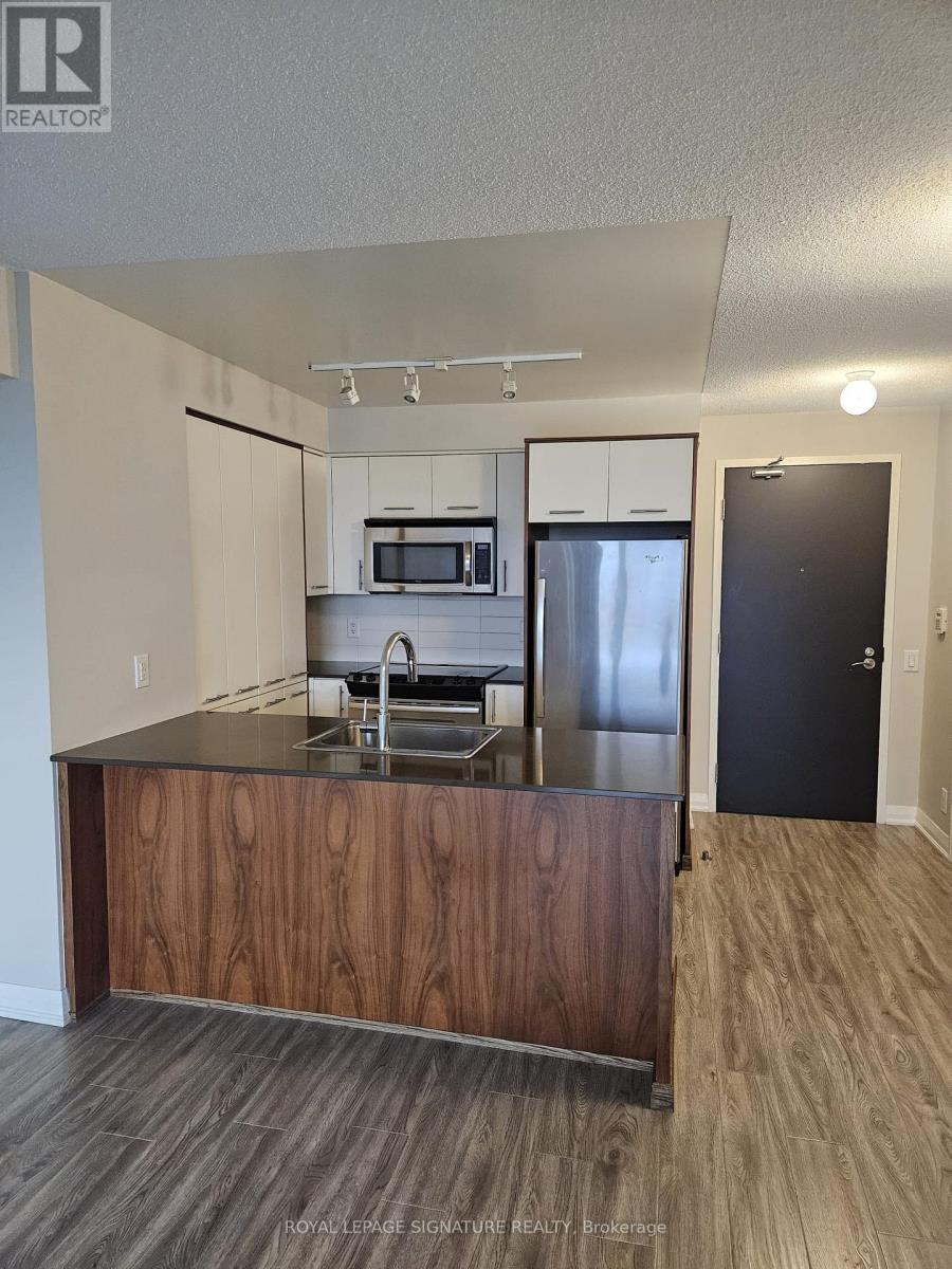 608 - 1 Valhalla Inn Road, Toronto, Ontario  M9B 1S9 - Photo 4 - W12455304