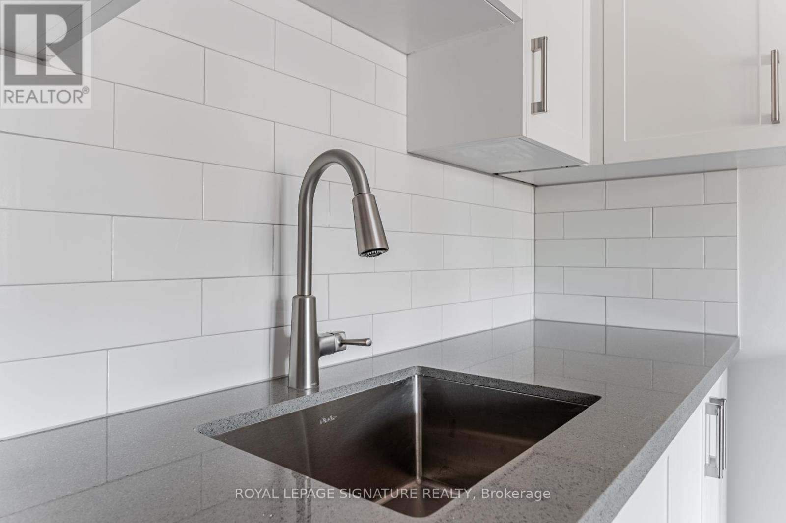 2a - 388 Palmerston Boulevard, Toronto, Ontario  M6G 2N6 - Photo 4 - C12456681