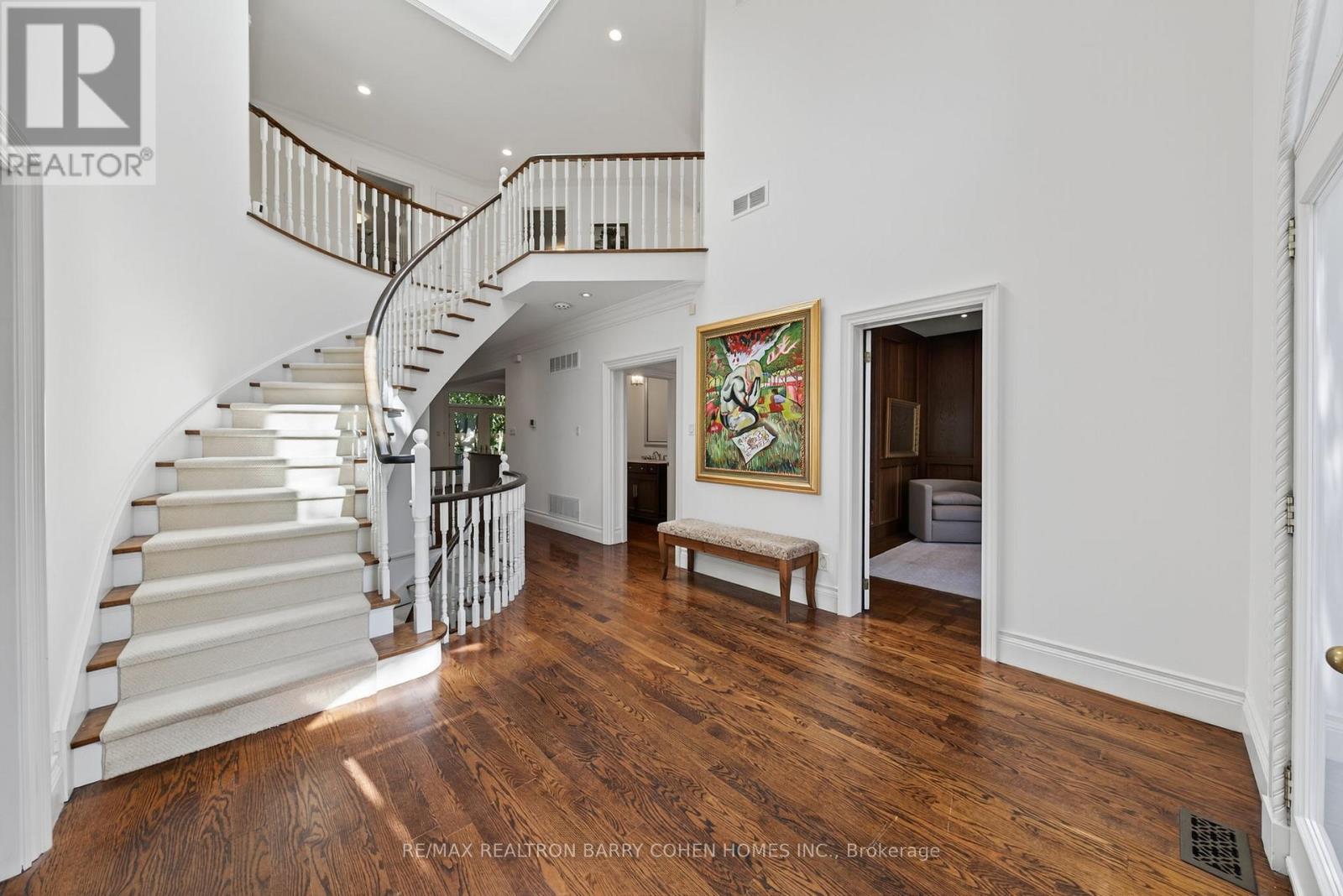 106 Highland Crescent, Toronto (Bridle Path-Sunnybrook-York Mills), Ontario  M2L 1H1 - Photo 2 - C12456748