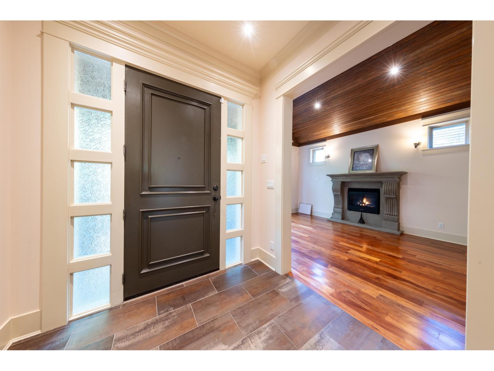 2080 136 Street, Surrey, British Columbia  V4A 0A1 - Photo 2 - R3057269