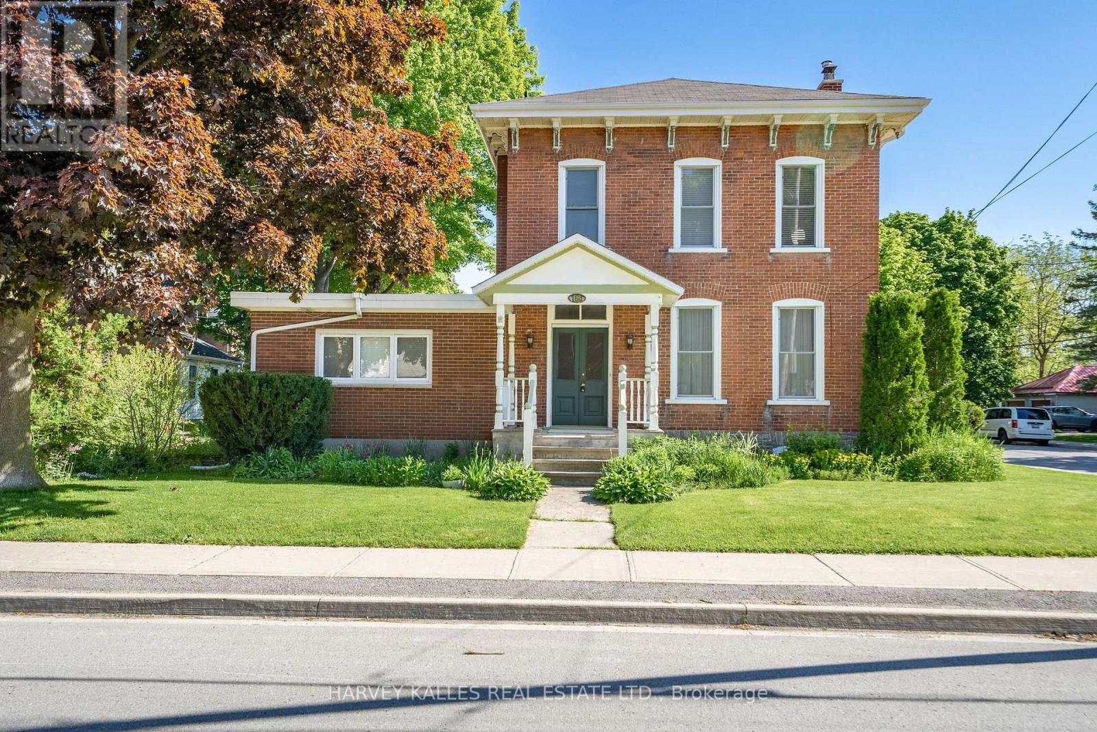 18 CENTRE STREET, Prince Edward County, Ontario