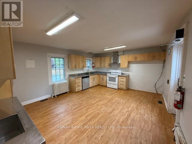 10 Chapel Street, Cobourg, Ontario  K9A 1H9 - Photo 11 - X12456815