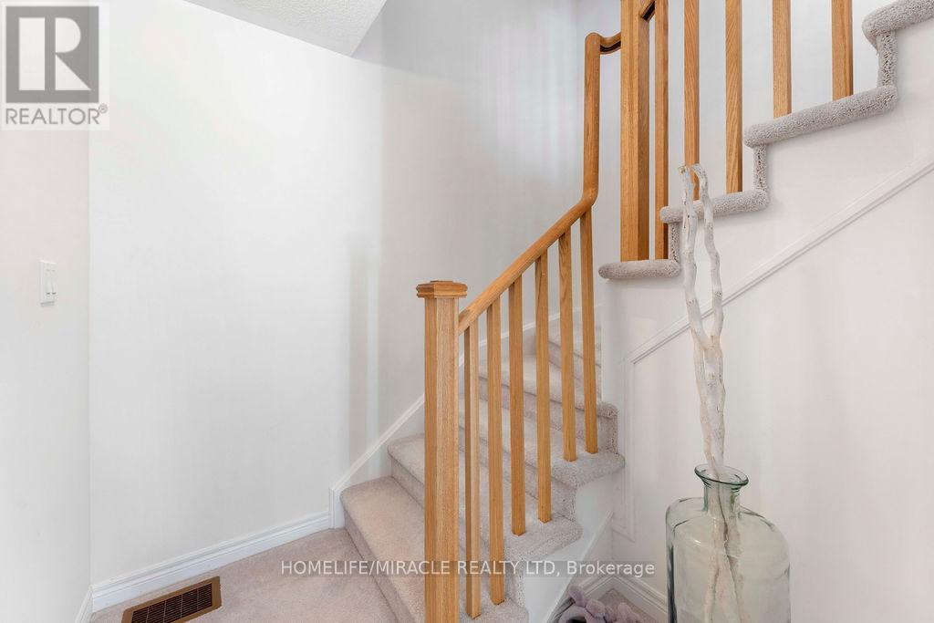 1115 Lockie Drive, Oshawa, Ontario  L1L 0R9 - Photo 10 - E12456693