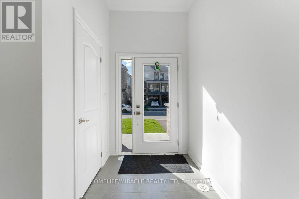 1115 Lockie Drive, Oshawa, Ontario  L1L 0R9 - Photo 7 - E12456693