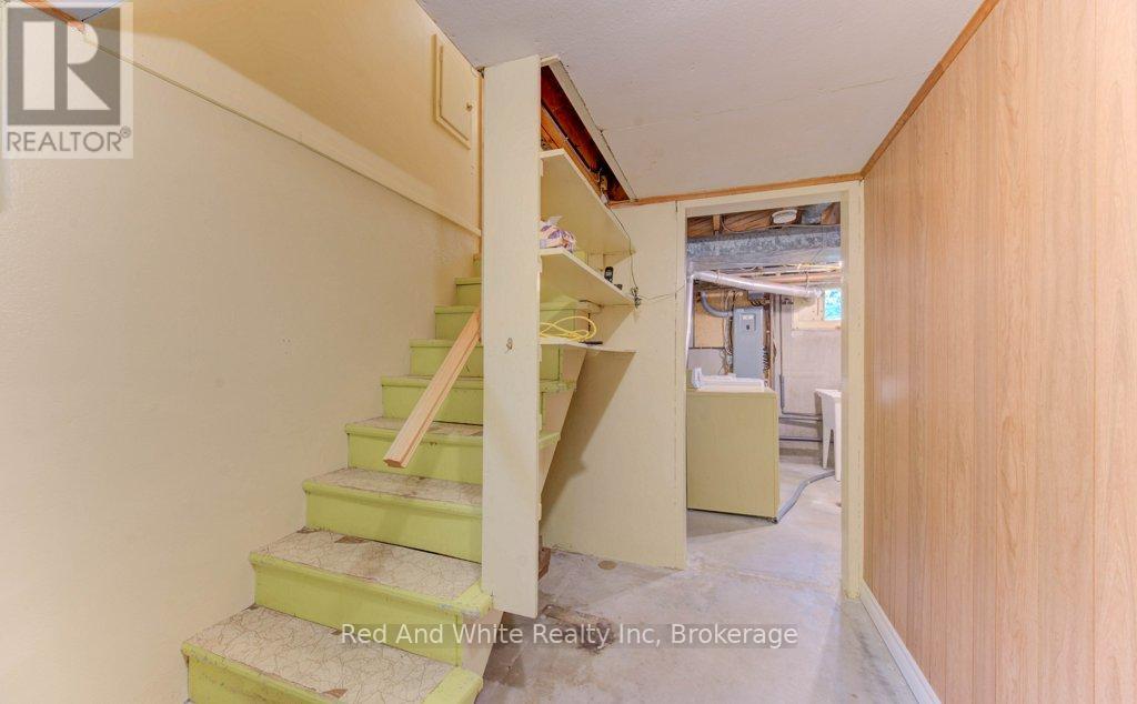 155 Elgin Crescent, Waterloo, Ontario  N2J 2S7 - Photo 25 - X12456814
