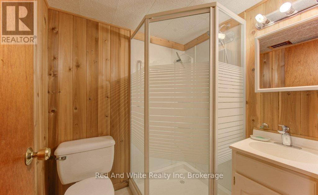 155 Elgin Crescent, Waterloo, Ontario  N2J 2S7 - Photo 27 - X12456814