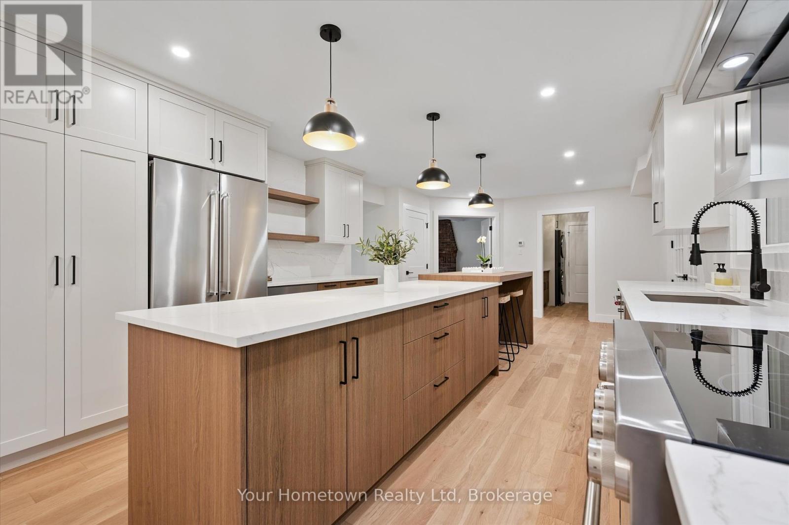 111 Thorndale Place, Waterloo, Ontario  N2L 5Y8 - Photo 12 - X12456824