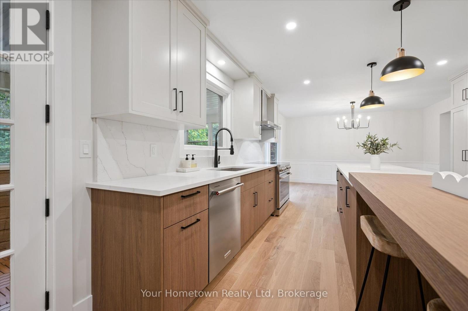111 Thorndale Place, Waterloo, Ontario  N2L 5Y8 - Photo 13 - X12456824