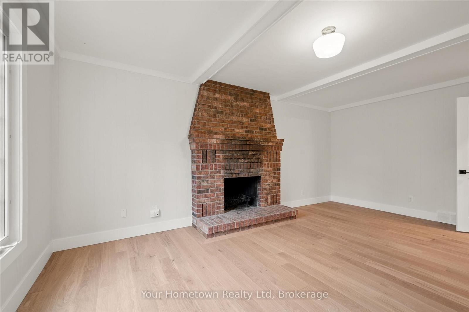 111 Thorndale Place, Waterloo, Ontario  N2L 5Y8 - Photo 18 - X12456824