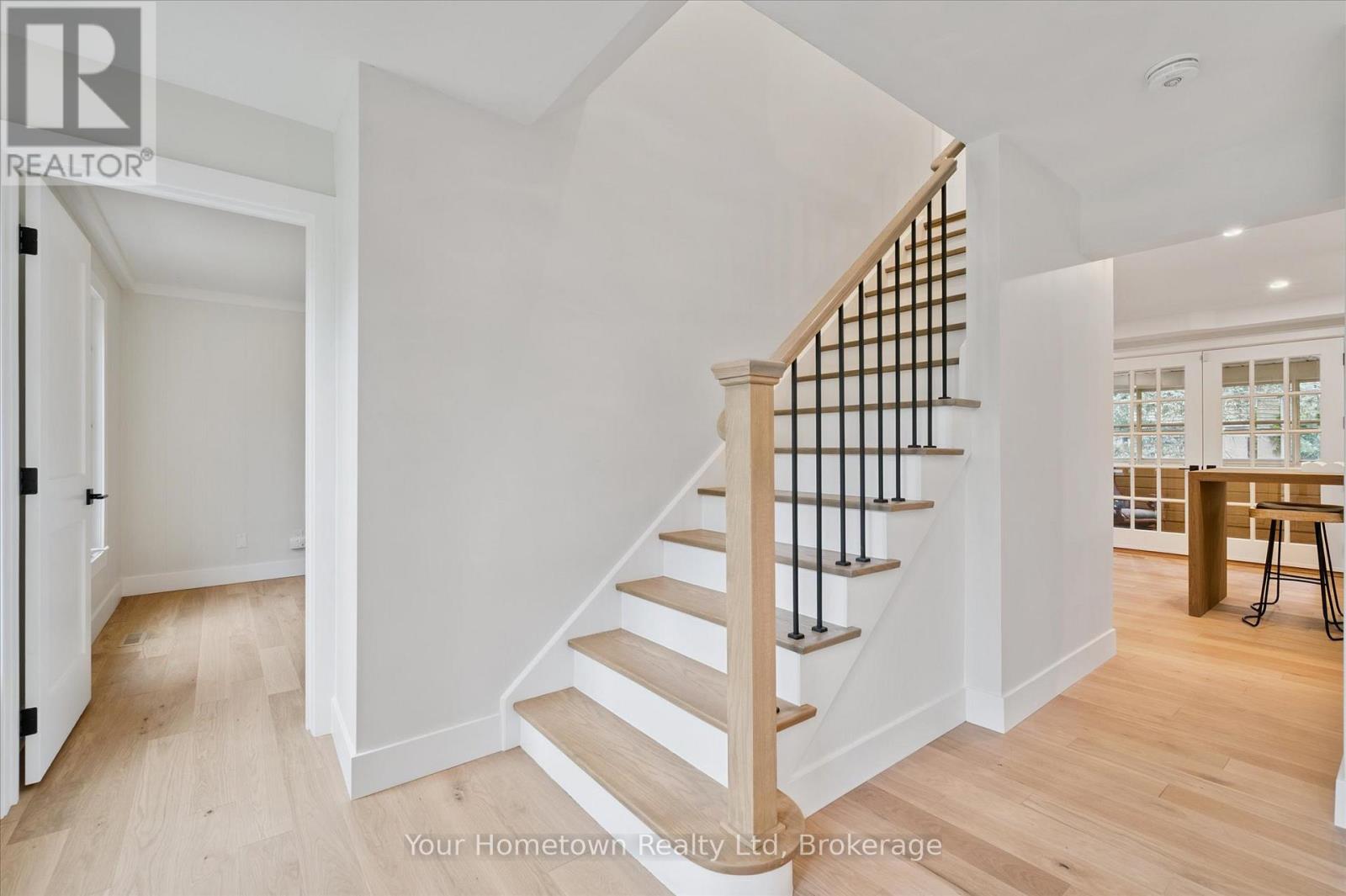 111 Thorndale Place, Waterloo, Ontario  N2L 5Y8 - Photo 24 - X12456824