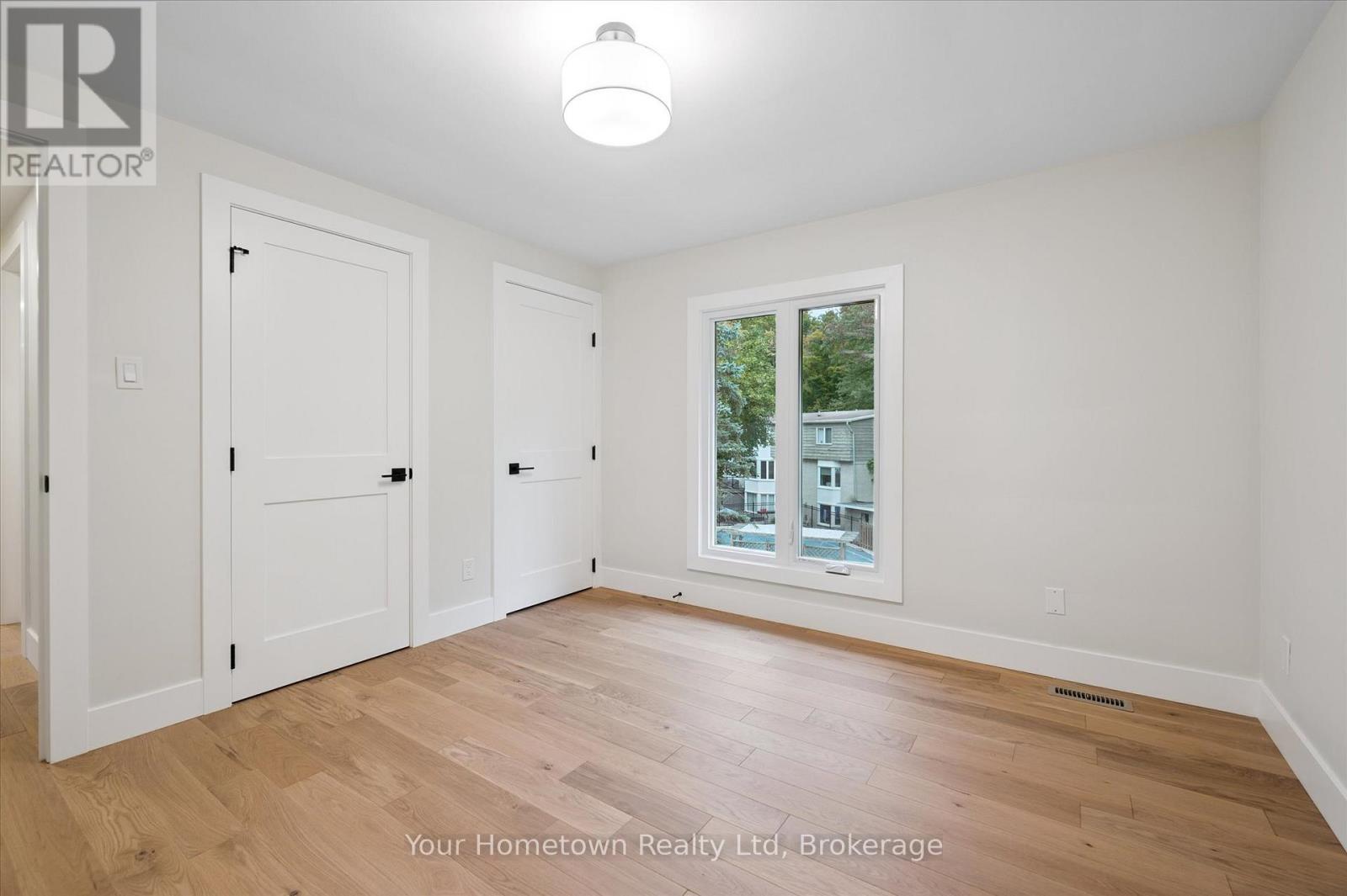 111 Thorndale Place, Waterloo, Ontario  N2L 5Y8 - Photo 26 - X12456824