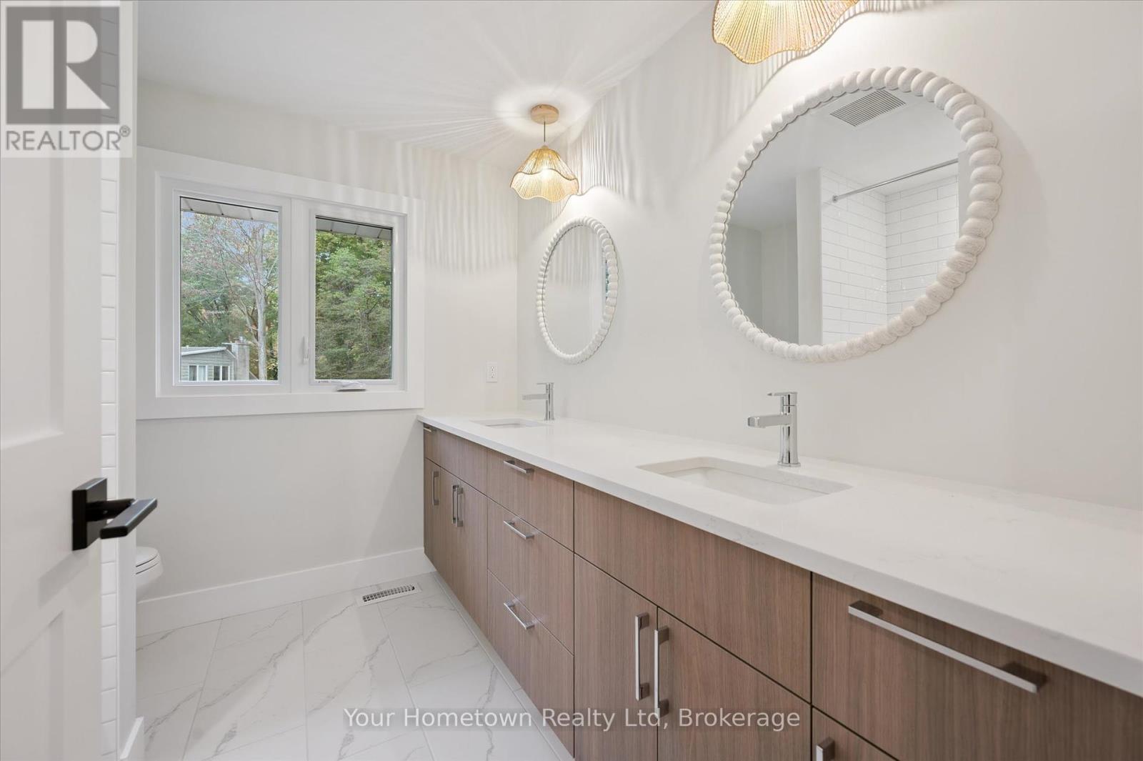 111 Thorndale Place, Waterloo, Ontario  N2L 5Y8 - Photo 28 - X12456824