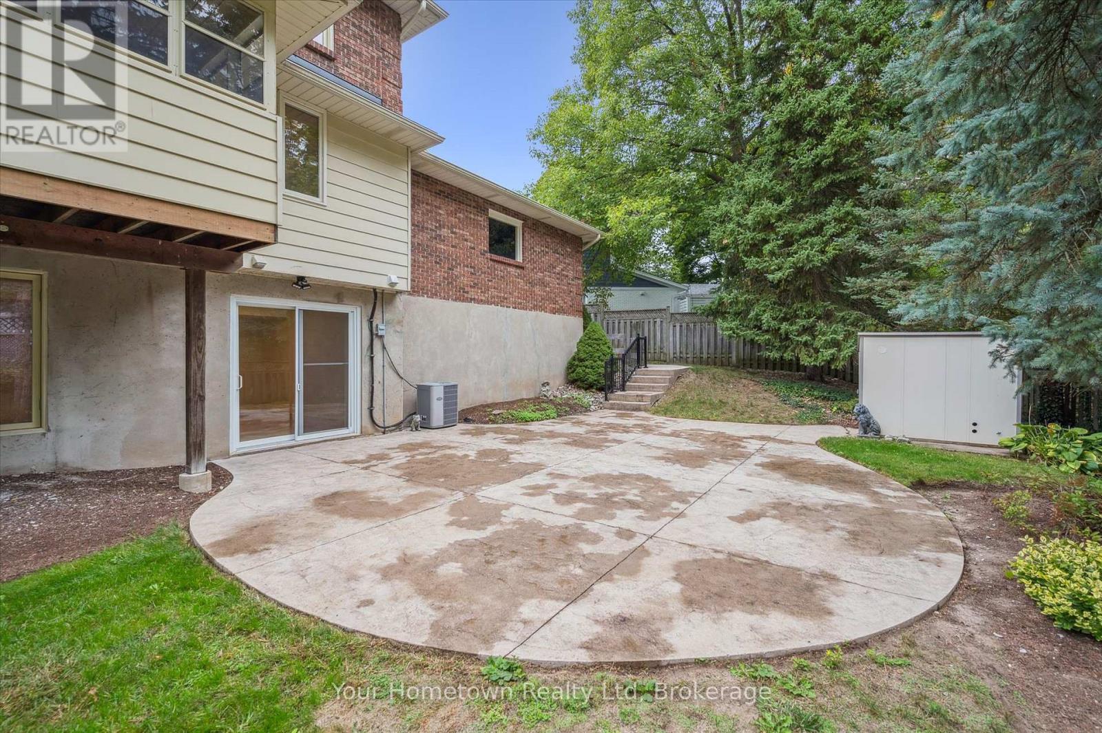 111 Thorndale Place, Waterloo, Ontario  N2L 5Y8 - Photo 40 - X12456824