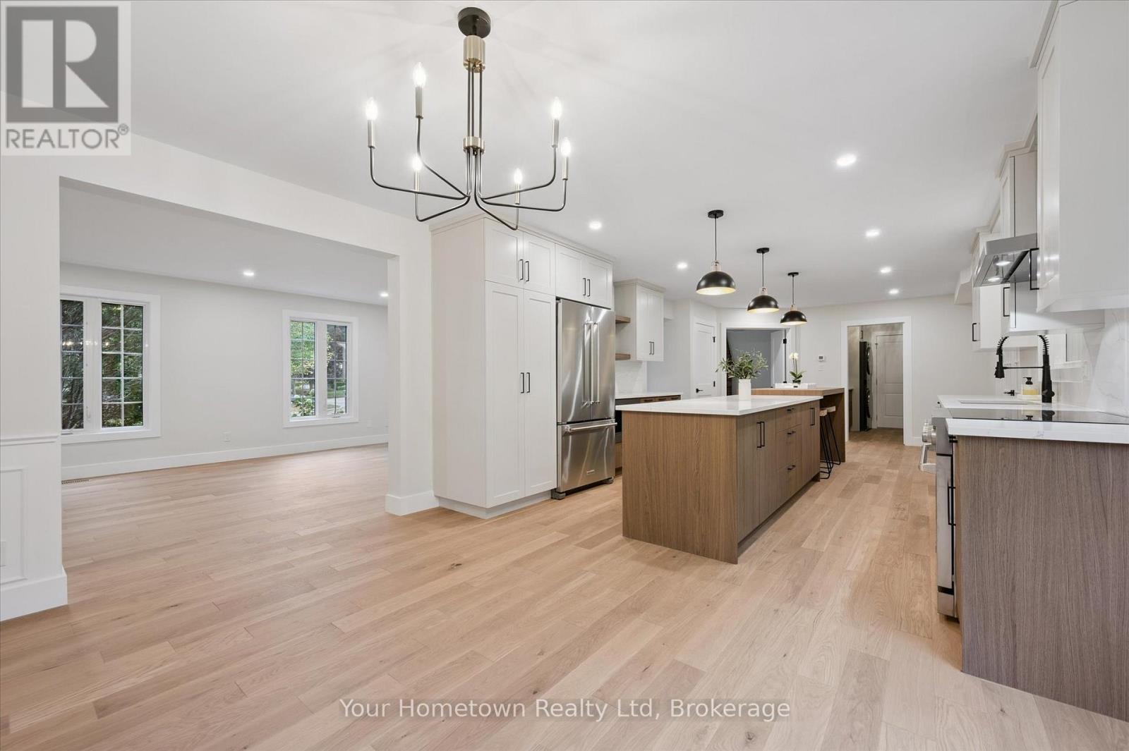 111 Thorndale Place, Waterloo, Ontario  N2L 5Y8 - Photo 9 - X12456824