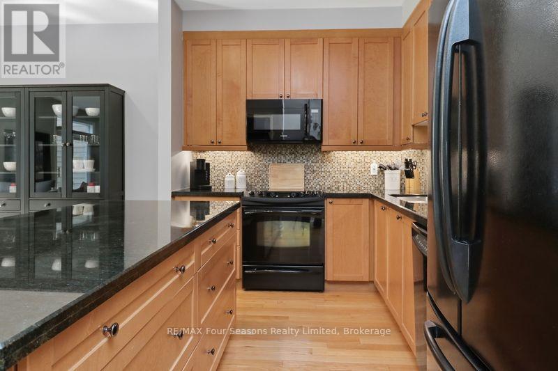 3 - 132 East Ridge Drive, Blue Mountains, Ontario  N0H 2P0 - Photo 7 - X12456889