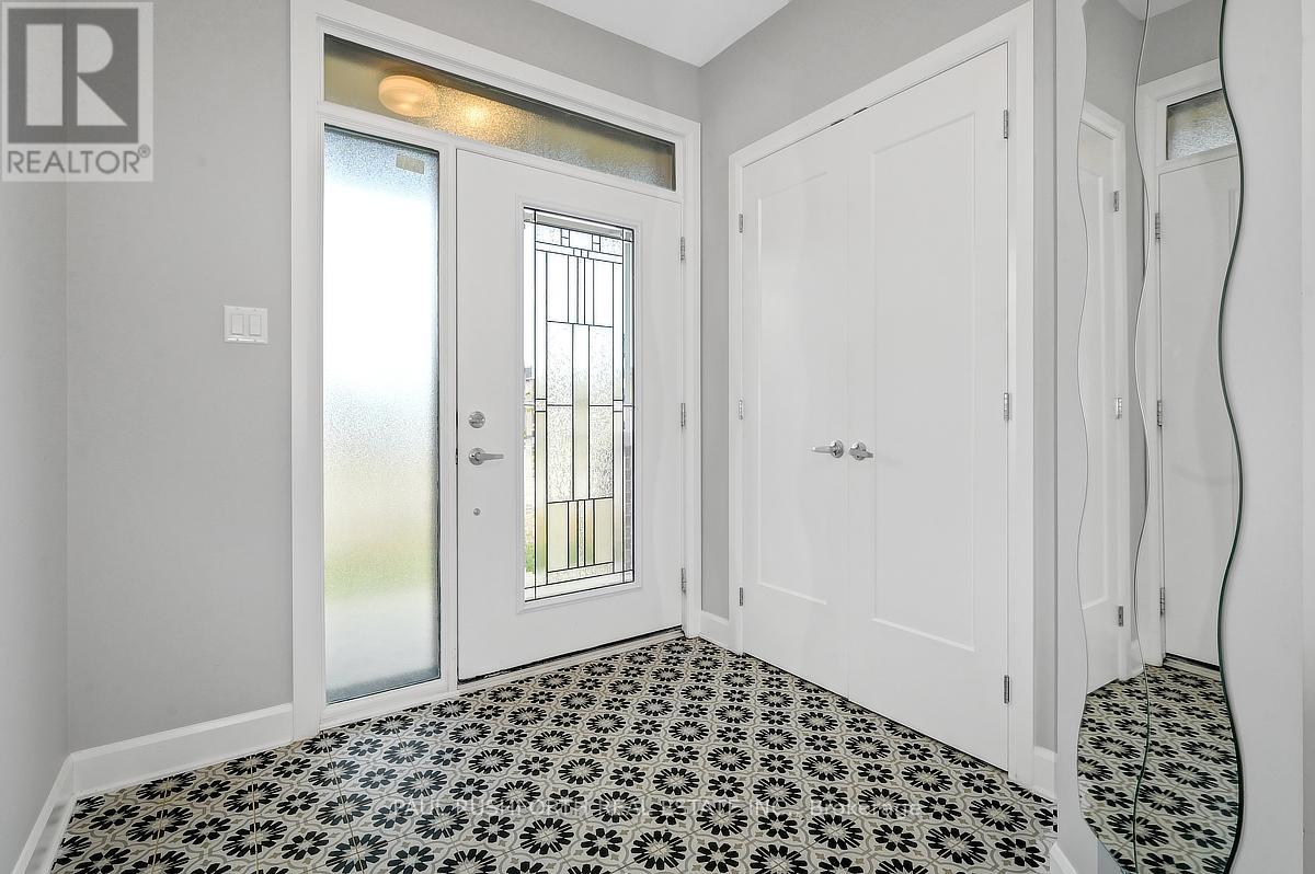 896 Sendero Way, Ottawa, Ontario  K2S 2W8 - Photo 3 - X12456766