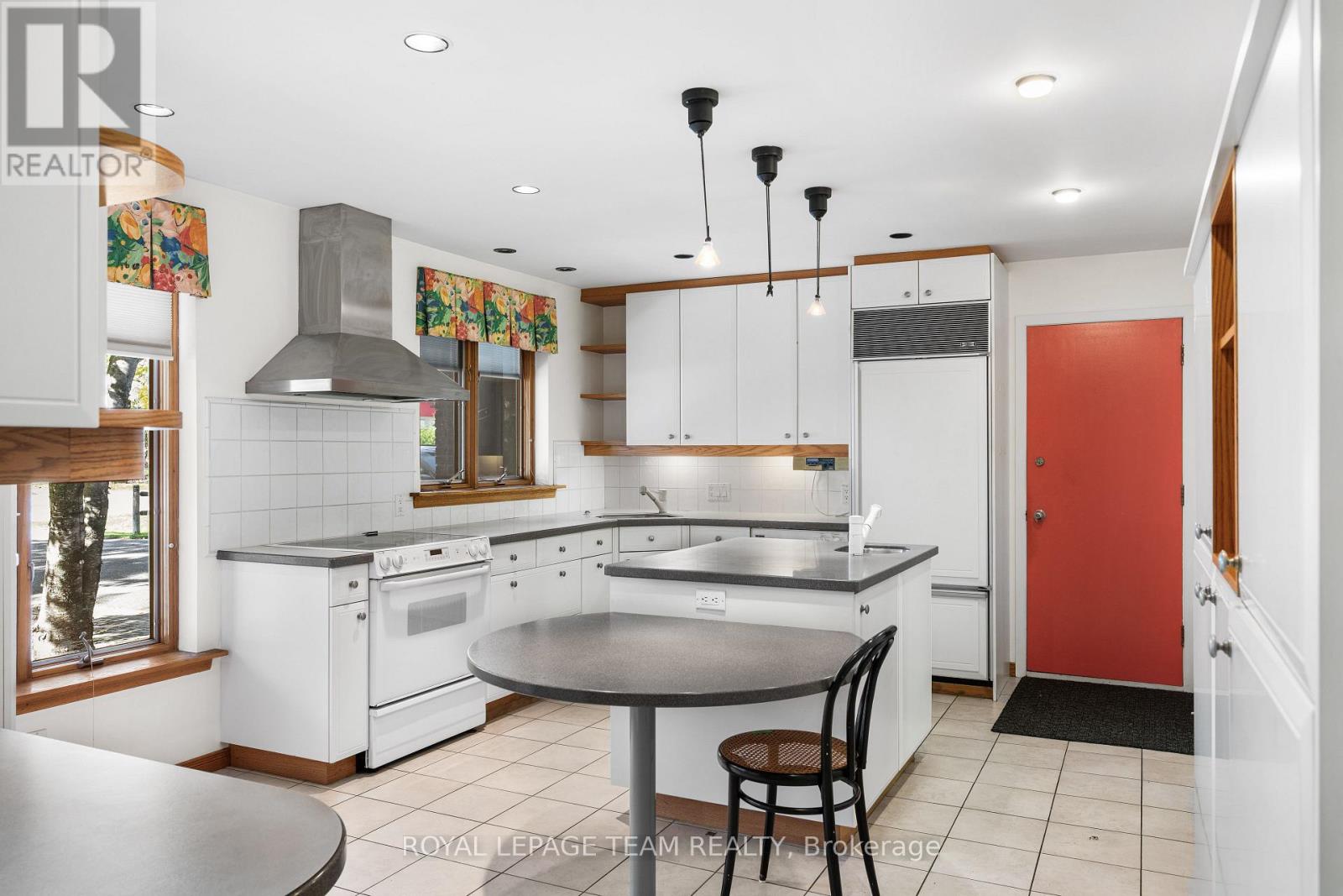 1495 Prince Of Wales Drive, Ottawa, Ontario  K2C 1N8 - Photo 10 - X12456780