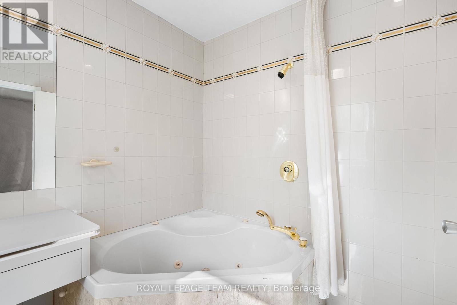 1495 Prince Of Wales Drive, Ottawa, Ontario  K2C 1N8 - Photo 16 - X12456780