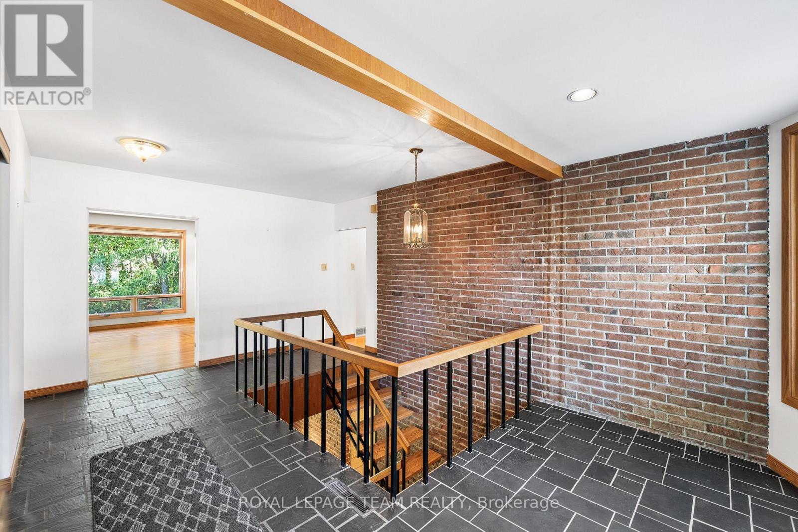 1495 Prince Of Wales Drive, Ottawa, Ontario  K2C 1N8 - Photo 5 - X12456780
