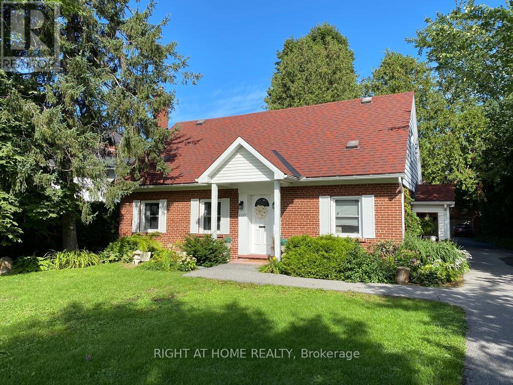 2297 Fox Crescent, Ottawa, Ontario  K2B 7K5 - Photo 1 - X12456787