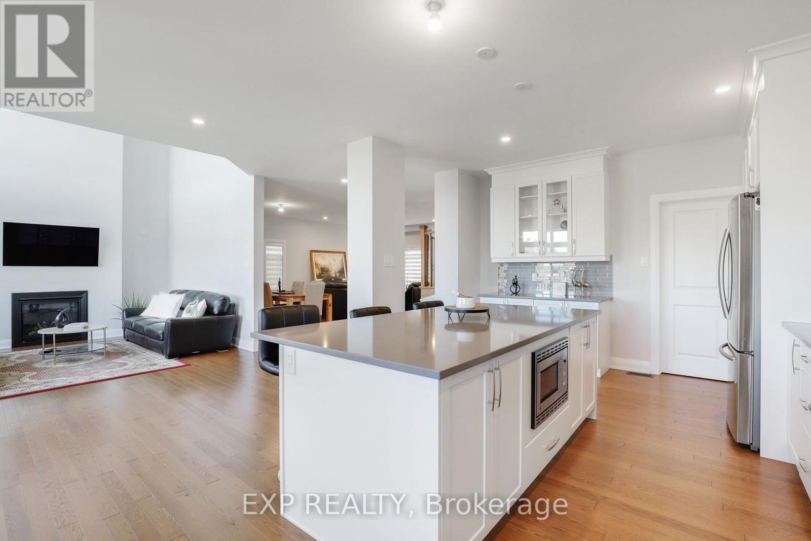 143 Cambie Road, Ottawa, Ontario  K1X 0A6 - Photo 13 - X12456835