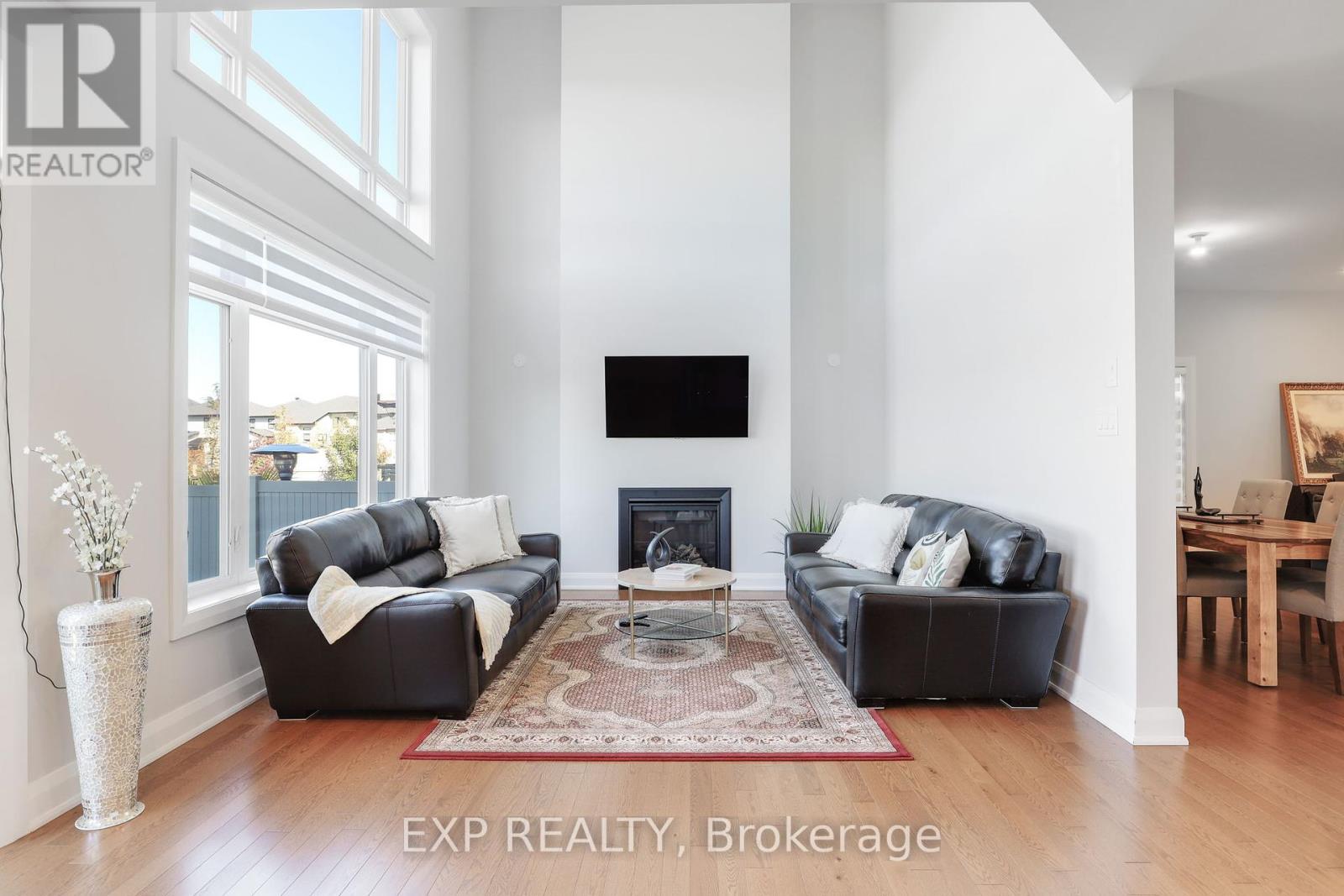 143 Cambie Road, Ottawa, Ontario  K1X 0A6 - Photo 5 - X12456835