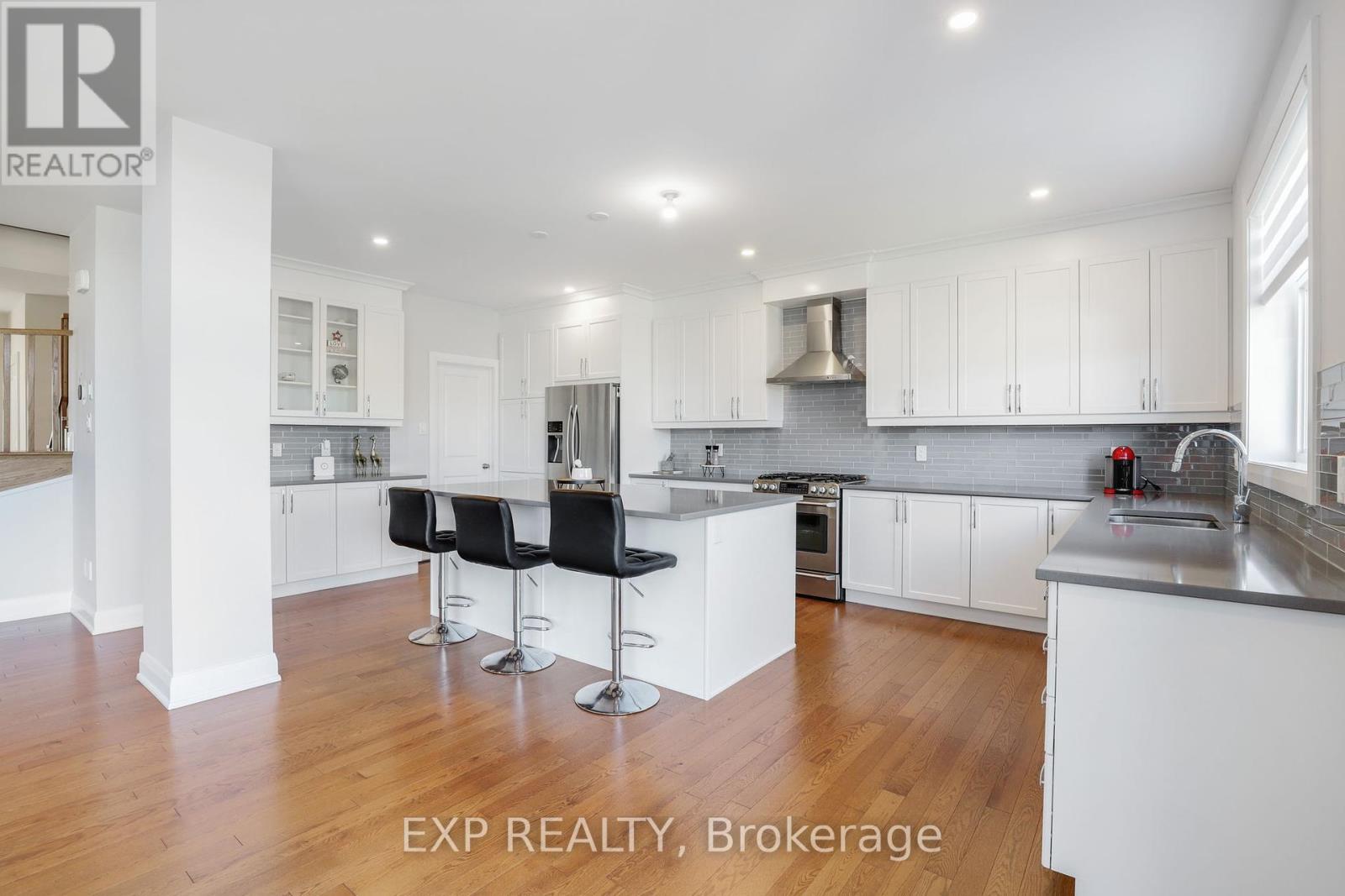 143 Cambie Road, Ottawa, Ontario  K1X 0A6 - Photo 8 - X12456835
