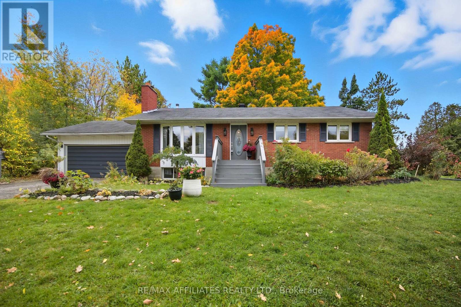 121 Stamford Drive, Drummond/north Elmsley, Ontario  K7H 3C1 - Photo 1 - X12456840