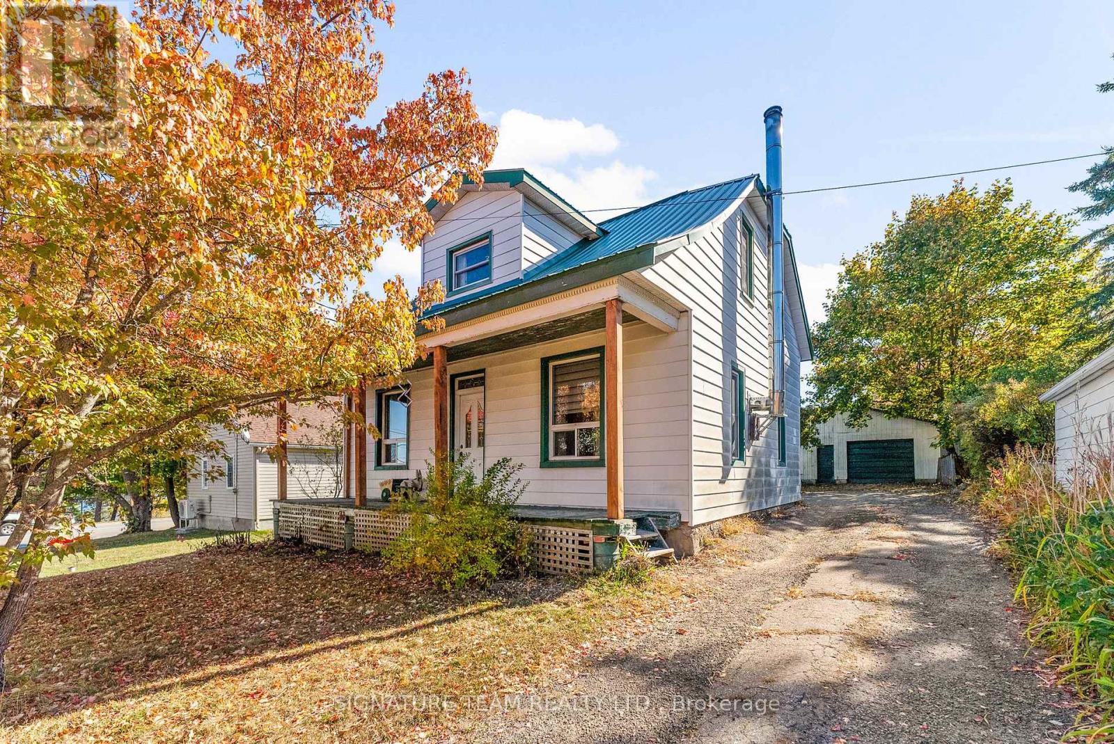 3 Cowley Street, Whitewater Region, Ontario  K0J 1K0 - Photo 1 - X12456881