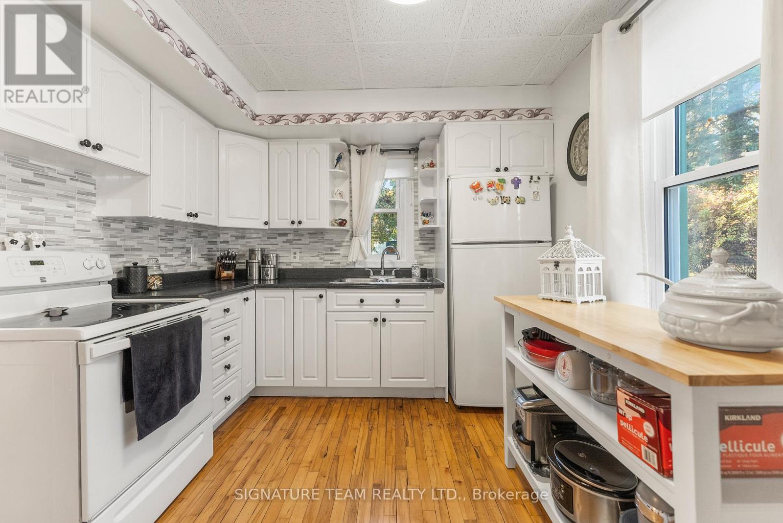 3 Cowley Street, Whitewater Region, Ontario  K0J 1K0 - Photo 3 - X12456881