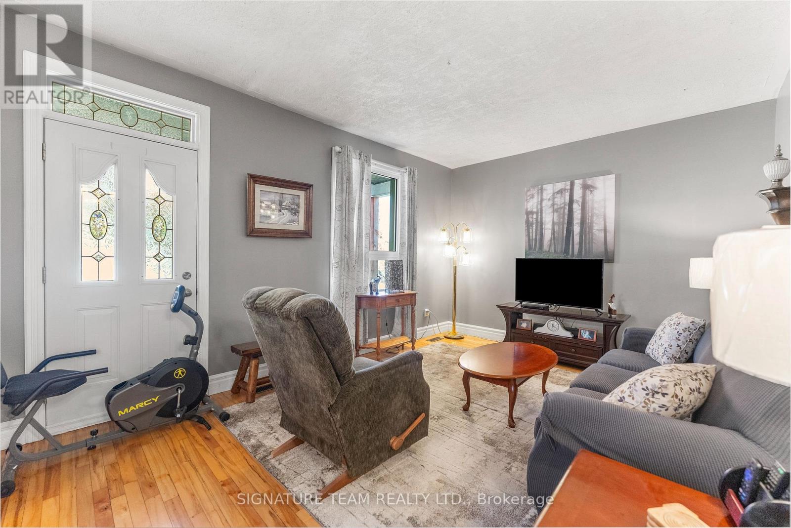 3 Cowley Street, Whitewater Region, Ontario  K0J 1K0 - Photo 5 - X12456881